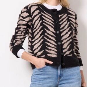 Like New Evereve Wyatt Sweater Small Zebra